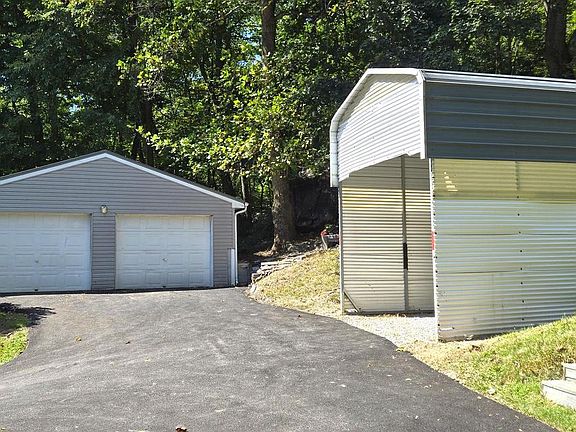 4th image of 15215 Charmian Rd