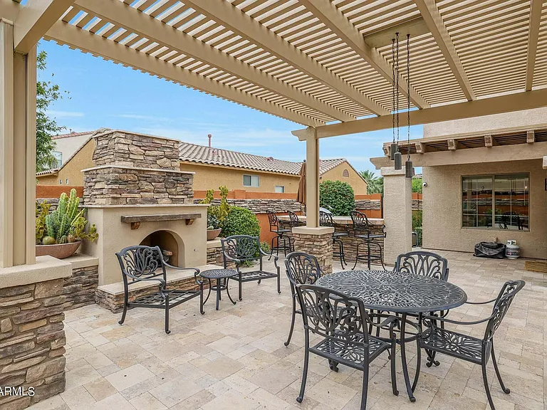 15941 W Mauna Loa Ln — Photo 26