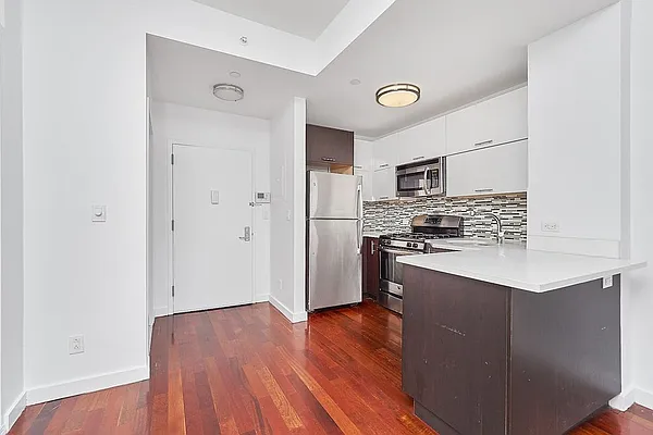 Rented by REAL New York | media 34