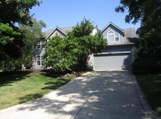 5669 Maplewood Ct, Lewis Center, OH