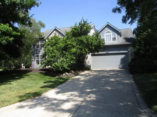 5669 Maplewood Ct, Lewis Center, OH 43035