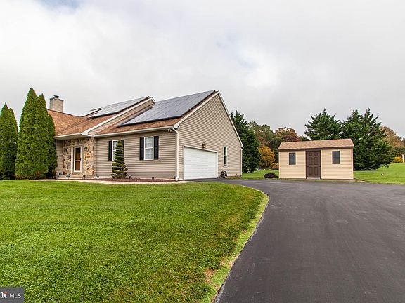 2nd image of 305 Autumn Hill Dr