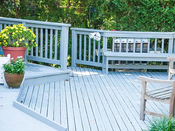 Deck & grill/Garden & private entrance