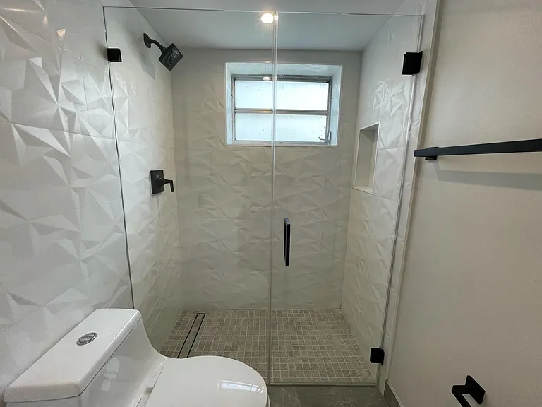 531 Menendez Ave — Photo 5