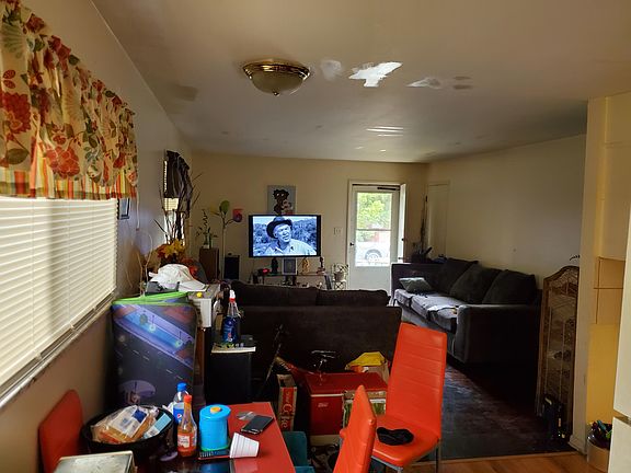4th image of 2030-2032 Fairmont Ave