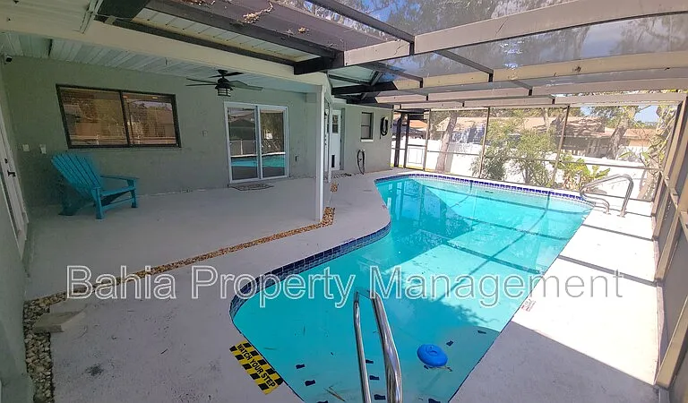 215 Meadowcross Dr — Photo 20