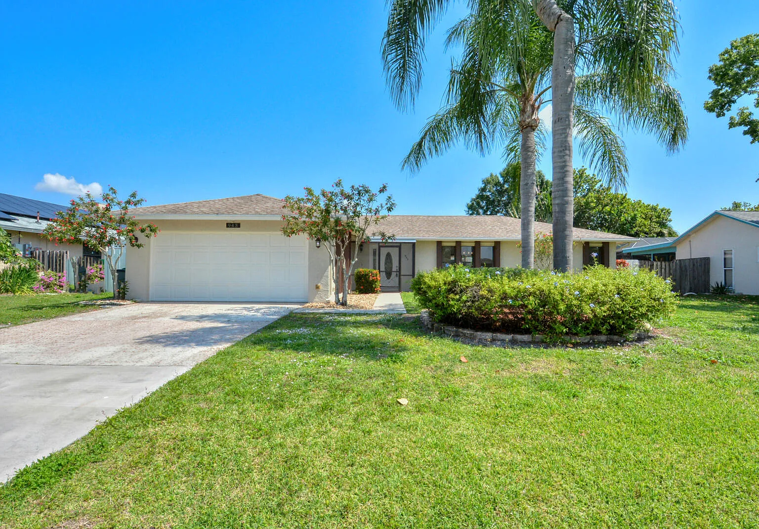 3 bed, 2.0 bath, 1752 sqft, $3,300 — Photo 1