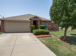 306 Long Prairie Dr, Forney, TX 75126