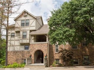 2201 Sequoia Park Ct APT F, Maryland Heights, MO 63043