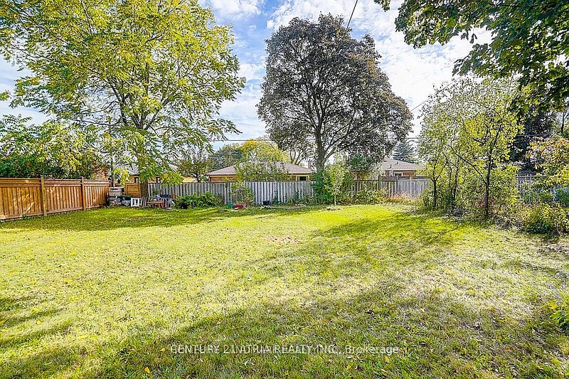 Toronto House for rent - 5 Bedrooms — photo 16