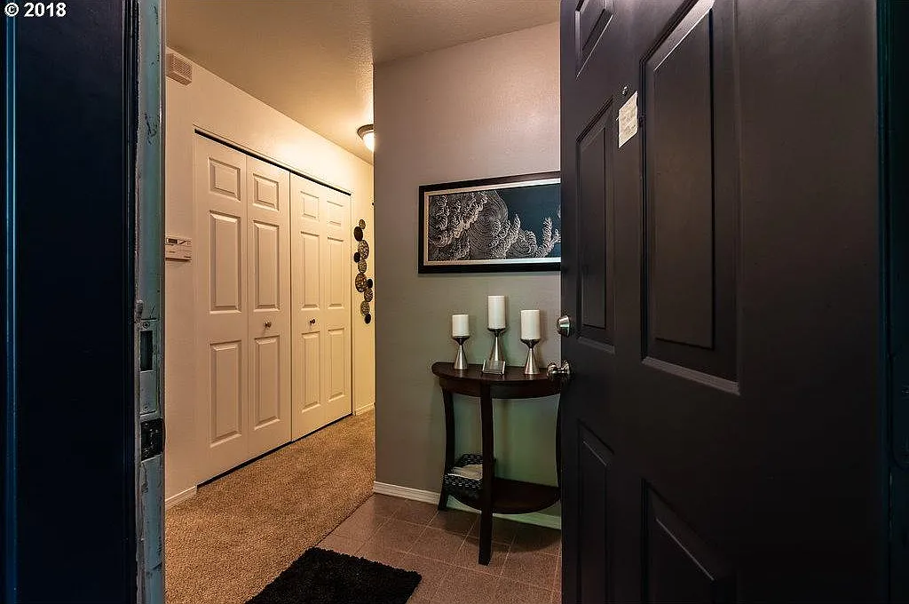 2 bed, 990 sqft, $2,295 — Photo 4
