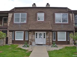 8533 Mathias Dr APT 35, Grosse Ile, MI 48138