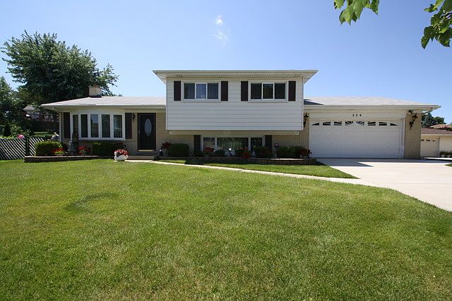 1st image of 328 Elmont Ct