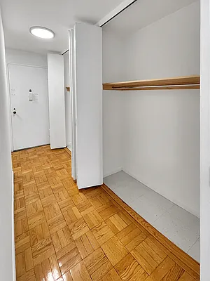 Rented by R New York | media 7