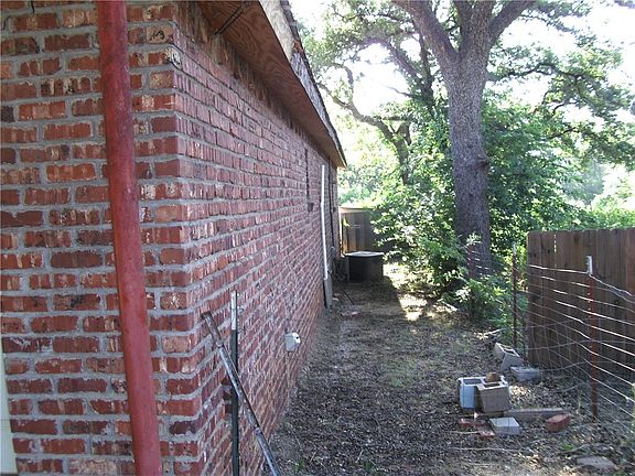 3rd image of 215 N Ostrom Ave