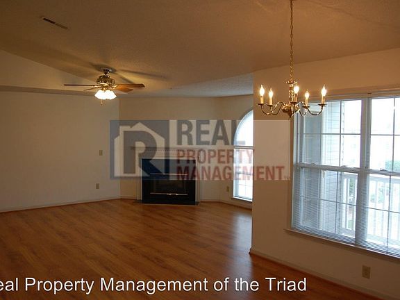 4th image of 5004M Lawndale Dr