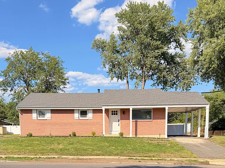 806 Green Grove Rd — Photo 1