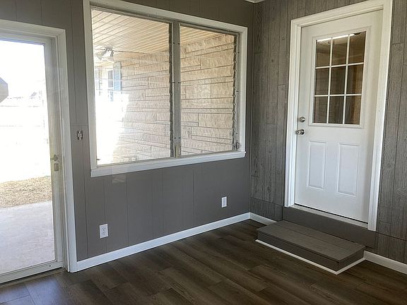 Breezeway, entrance to kitch