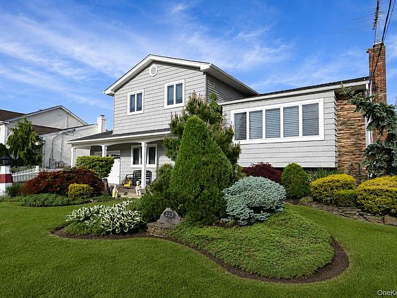 3rd image of 223 W End Avenue