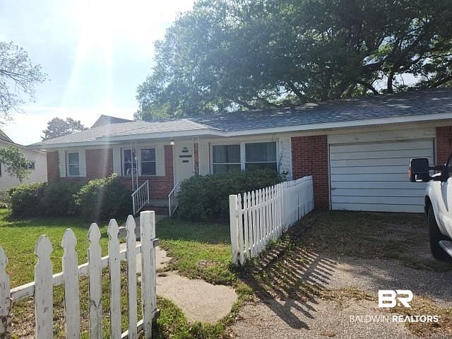 1st image of 358 Satsuma St
