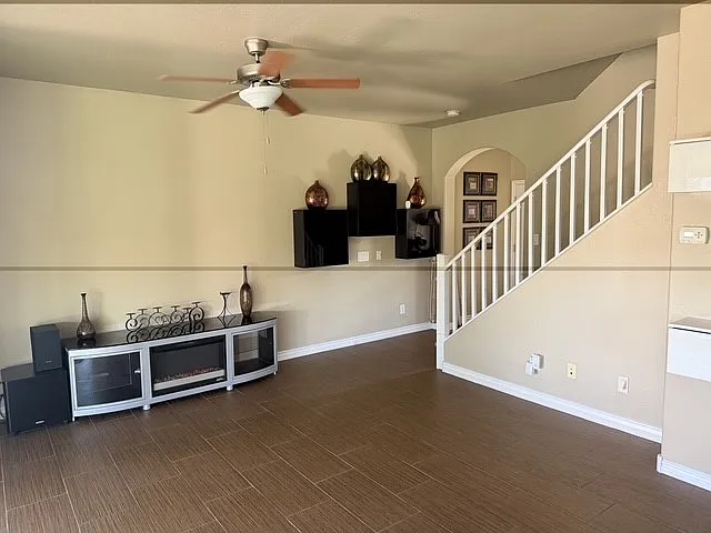 3 bed, 1547 sqft, $2,400 — Photo 3