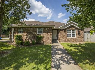 1108 SW Apache Dr, Bentonville, AR 72712