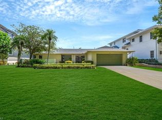 150 1st Ave N, Naples, FL 34102