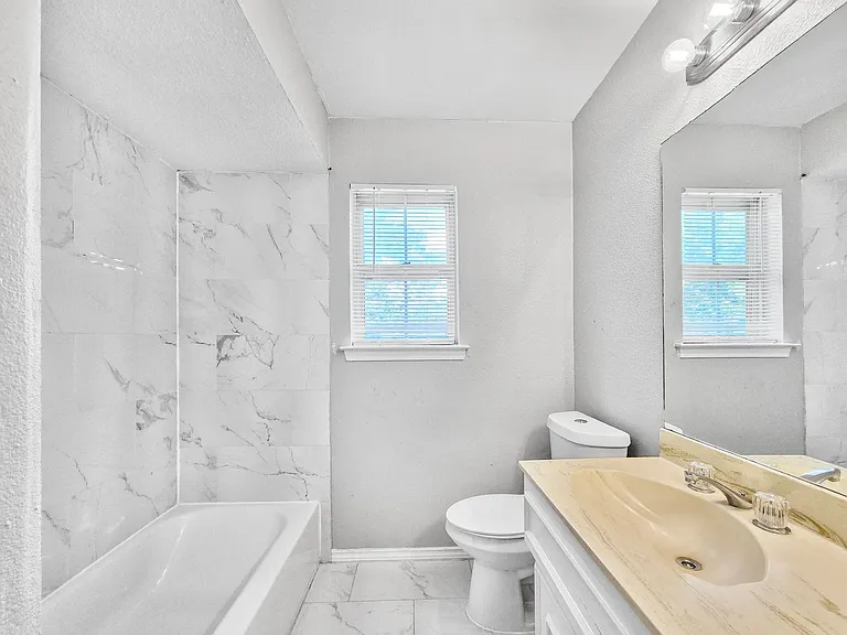 2404 Dalgreen Dr — Photo 9