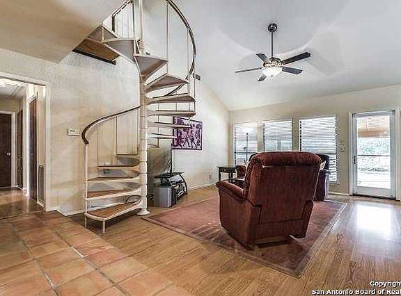 4th image of 1206 Phantom Valley St