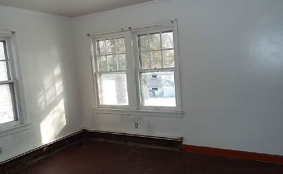 4th image of 13914 S Atlantic St