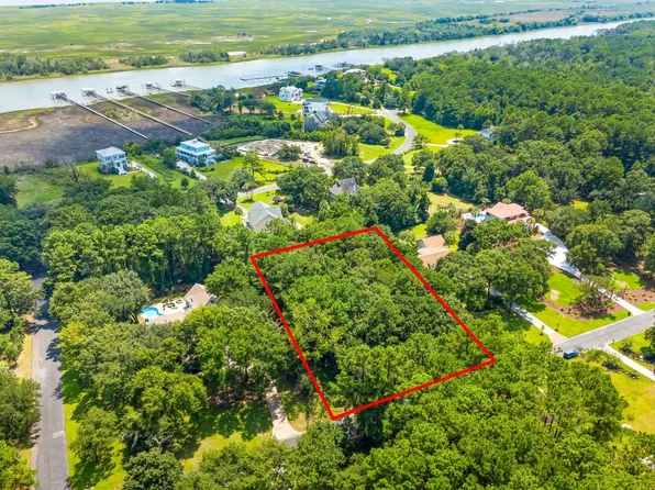 31 Gull Bay Dr, Awendaw, SC 29429
