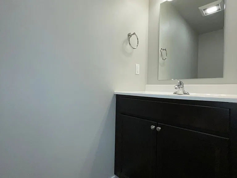 5115 N River Blvd NE — Photo 12