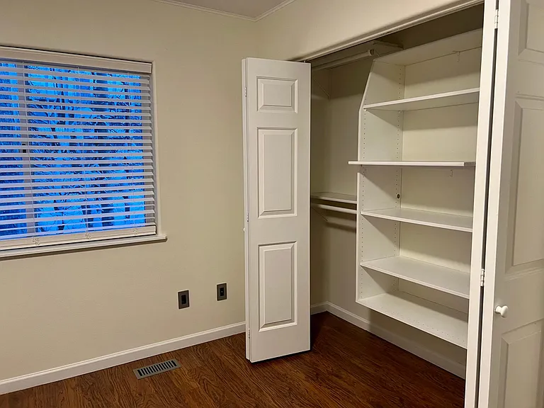 6486 Fairweather Dr — Photo 10
