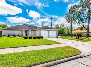 10002 Rocky Hollow Rd, La Porte, TX 77571