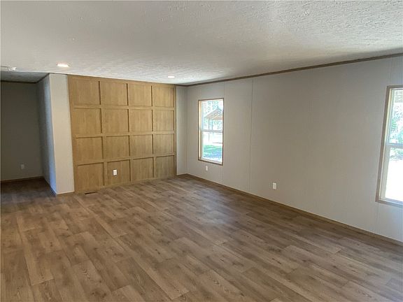 4th image of 139 Lee Road 37