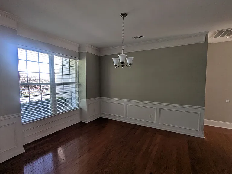 7894 Woodmere Dr — Photo 7