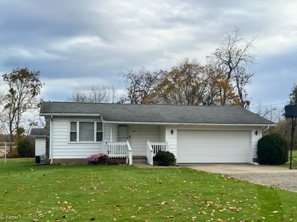 175 Linden Ave, Gnadenhutten, OH 44629