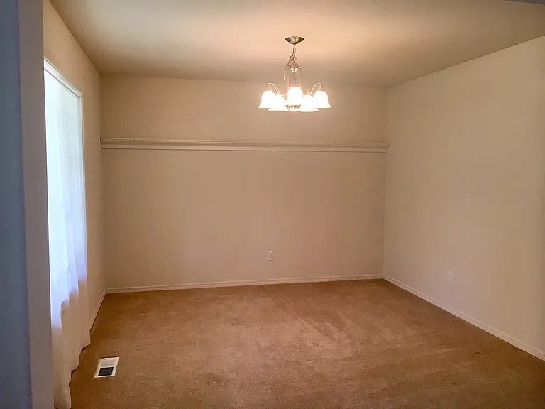 810 NW 18th Ave — Photo 2