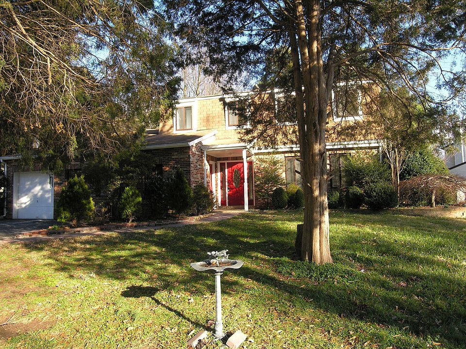 1st image of 400 Hillwood Ct