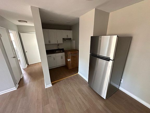 5th image of 70 Carlton St APT B3