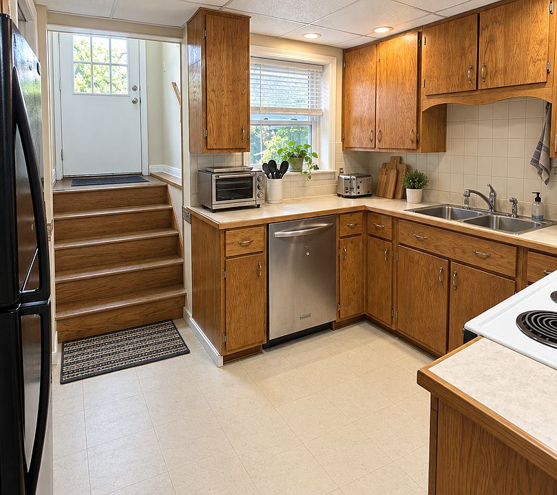 1st image of 6 Cassidy Ln #A