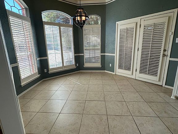 5th image of 5236 84th St
