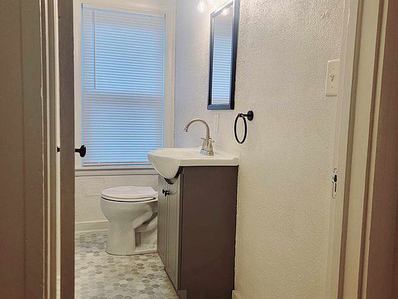 3rd image of 136 Maple Ave #3