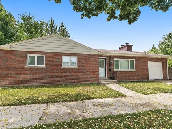 3901 Greenleaf St, Skokie, IL 60076