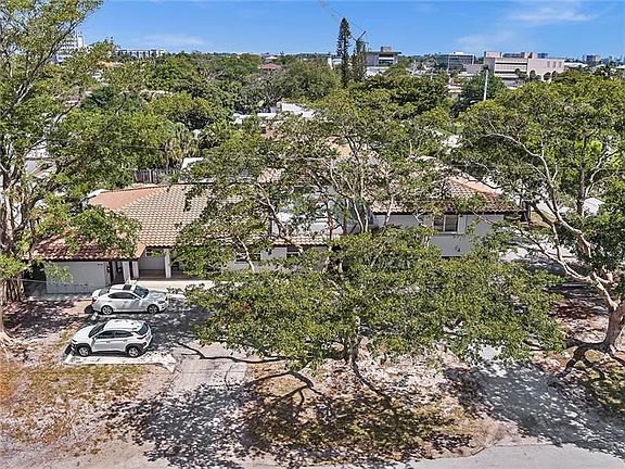 3rd image of 315 SE 23rd Ave APT 3