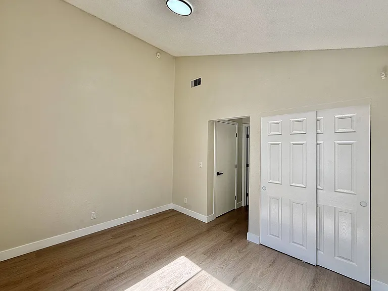 20607 S Harvard Blvd — Photo 4