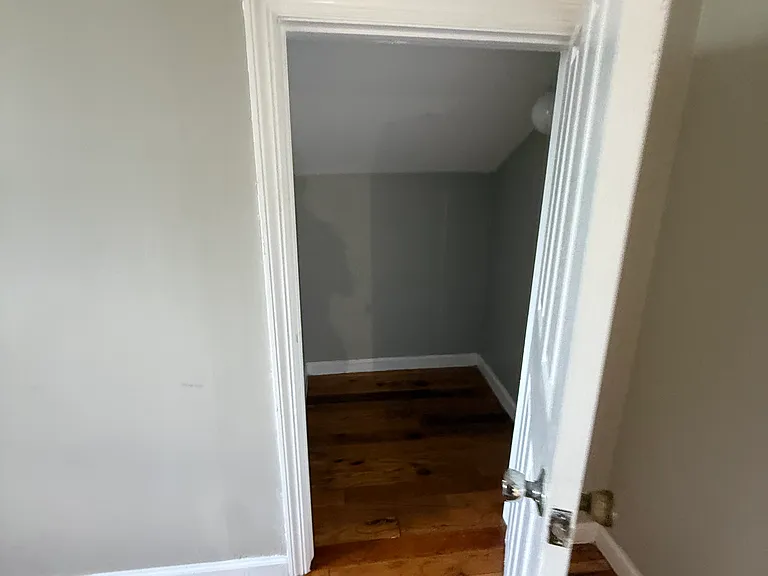 23 Longview Ave — Photo 7