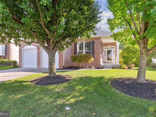 17327 Four Seasons Dr, Dumfries, VA 22025