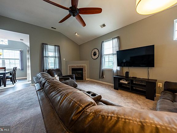 3rd image of 5000 Hollington Dr Unit 301