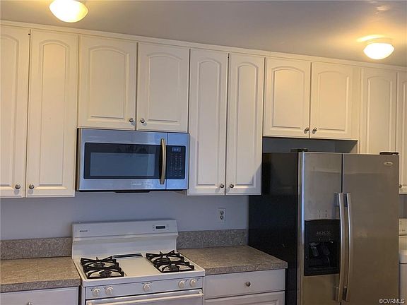 5th image of 785 Pleasant St #785